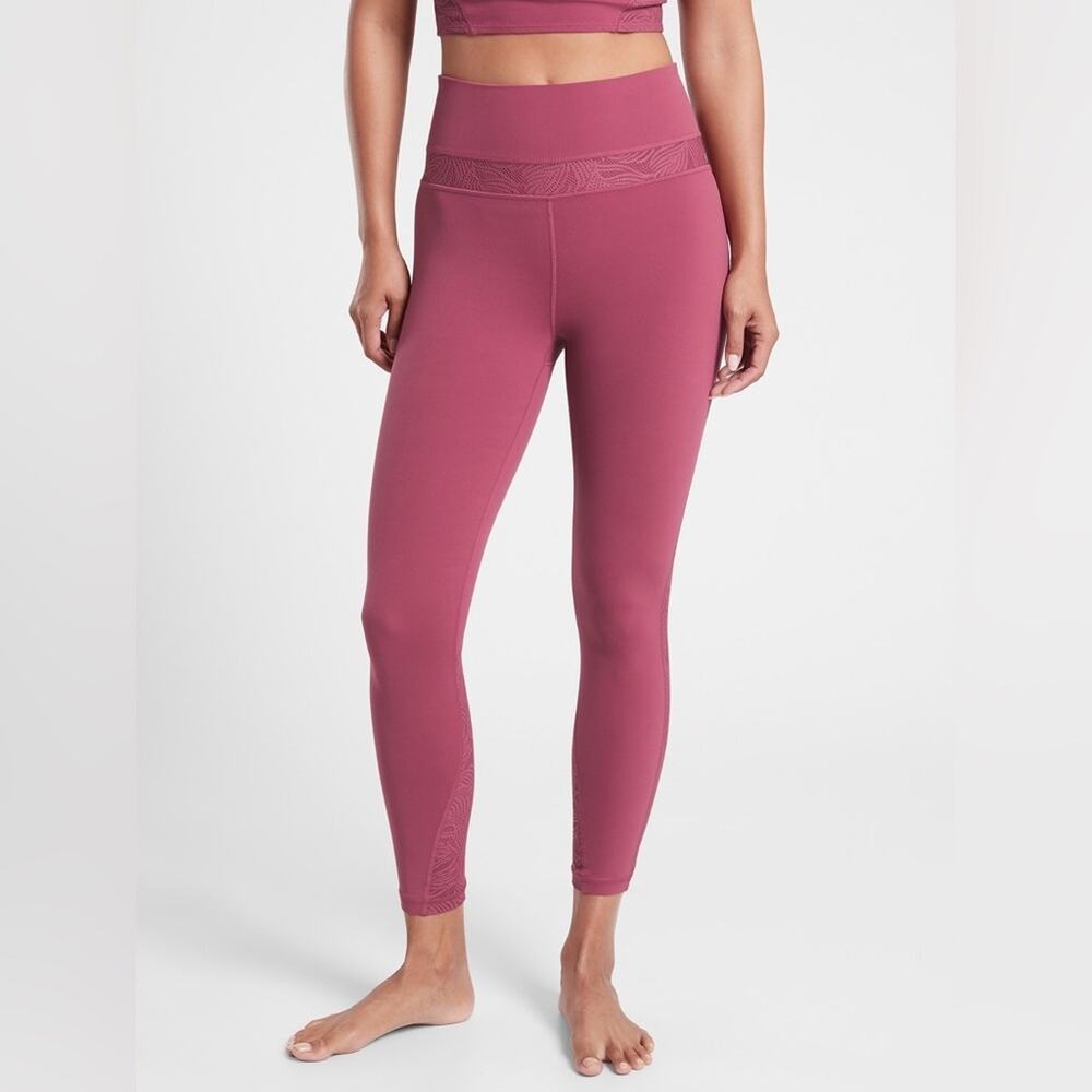 Athleta Luxe Mesh 7/8 Tight in Antique Rose Size XS.